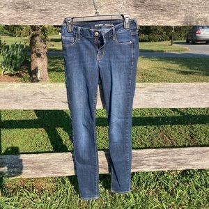 mid-rise jeans